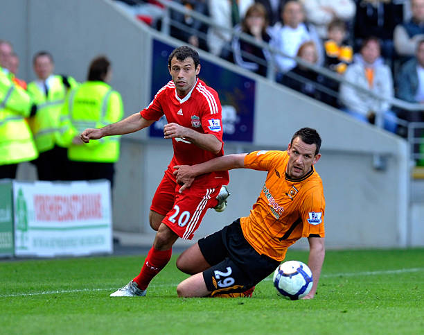 功奠定基石 功奠定基石